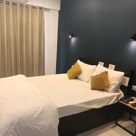 Hotel Hooliv 7 Avenues G Block Pune Exterior foto